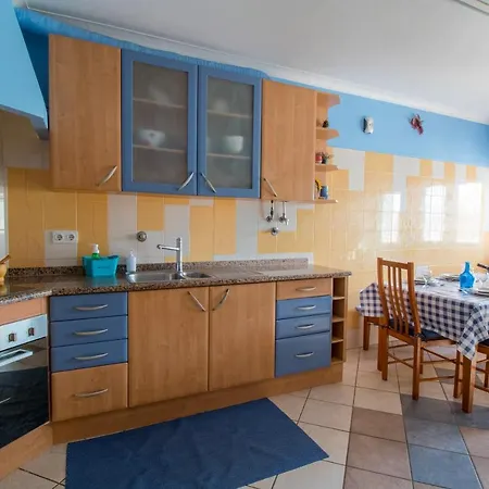 Lídia Villa *